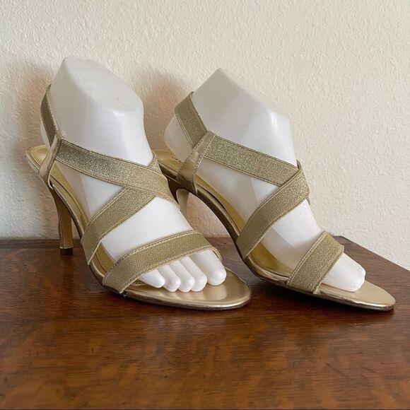Liz Claiborne Gold Heels - Picture 3 of 9